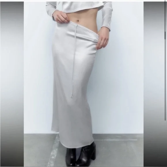 Zara Sunning Silver Co-ord & Matching Set of midi length skirt & crop top🔥🔥 - Picture 7 of 9